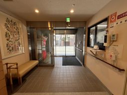 明るく落ち着いたエントランス