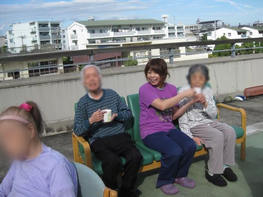 楽しげな交流の様子