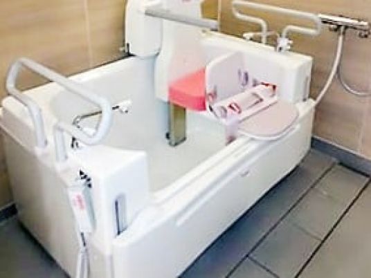 機械式浴槽の浴室