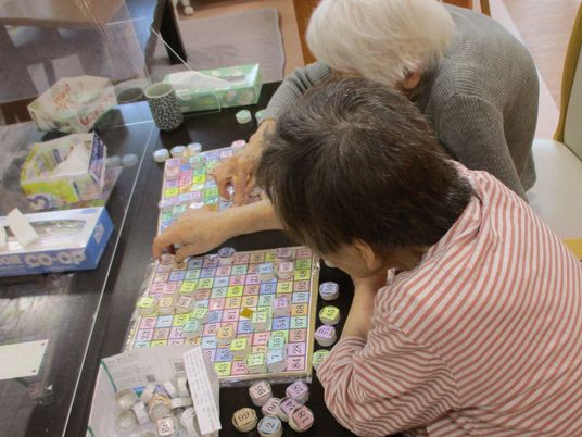 楽しむ高齢者の様子