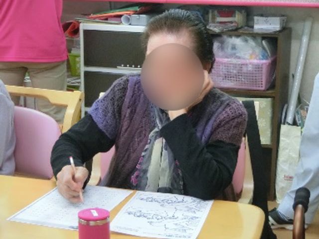 リラックスして活動する居室 居室 スタッフと交流しながら、リラックスした雰囲気で活動に取り組める場所です。