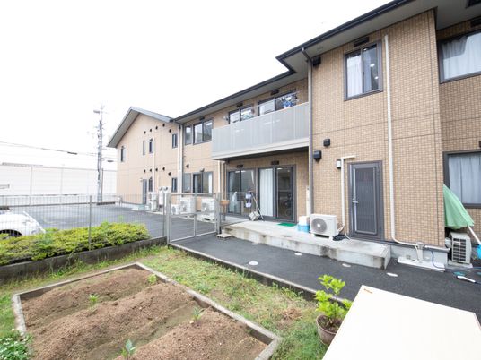 明るい外観の居宅