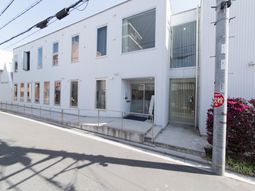 現代的な建物外観