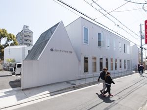 現代的な建物の外観