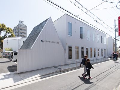 現代的な建物の外観