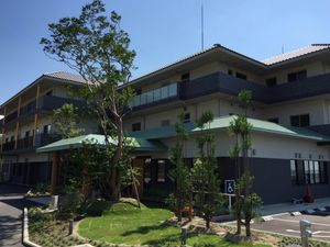外観と庭  