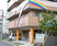 カラフルな外観