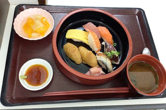 魅力的な食事の例