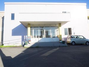 広々とした清潔なエントランス