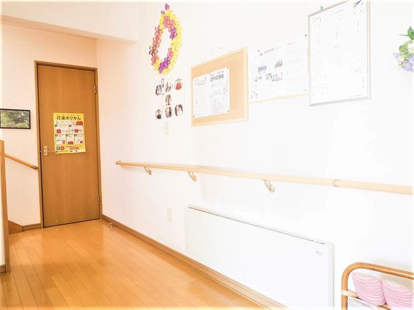 明るい廊下の一角
