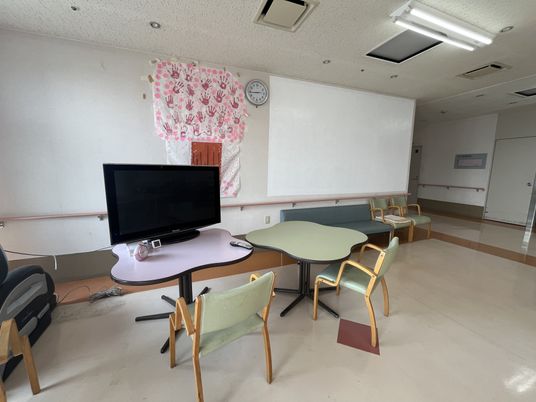 明るいリビングルーム