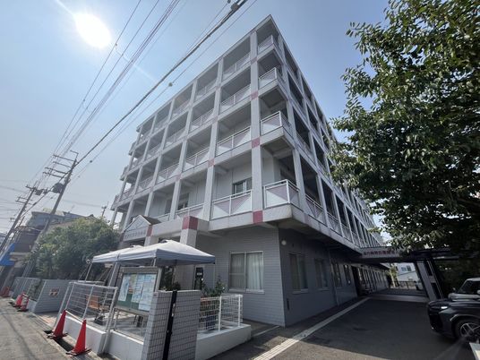 整然とした外観