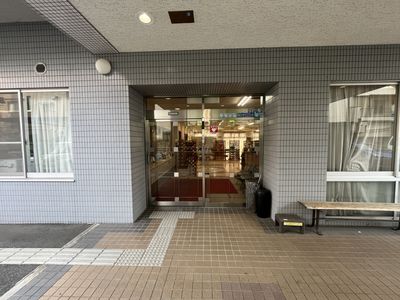 自動ドアのエントランス