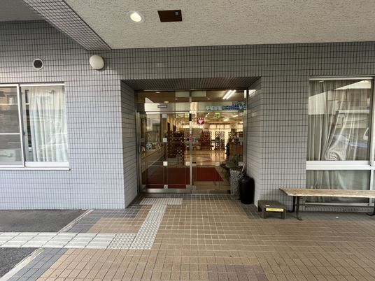 自動ドアのエントランス