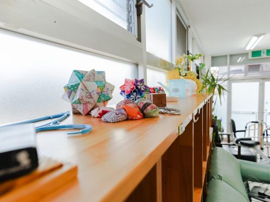手作り小物の棚廊下  