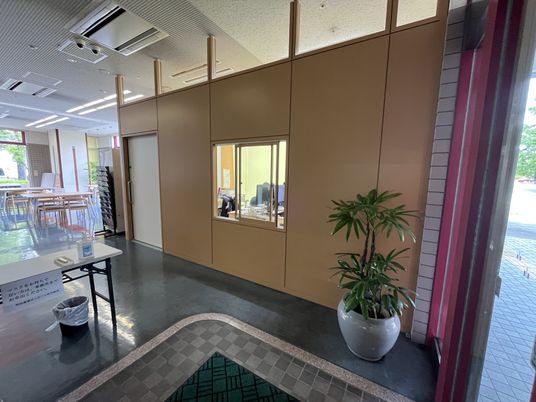 明るいエントランス
