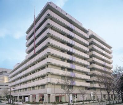 高層の建物外観