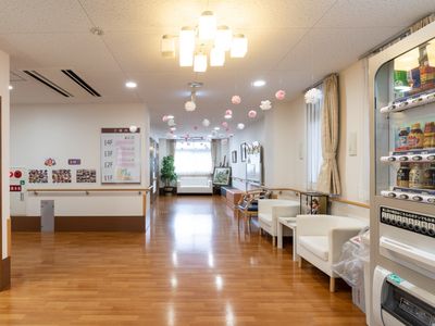 清潔な廊下と掲示物