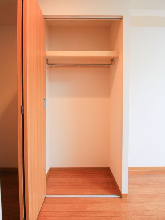 整理されたクローゼット