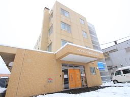 雪景色のある建物外観
