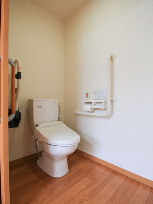 バリアフリーのトイレ設備