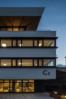 現代的な建物の外観