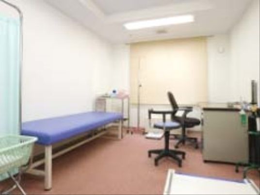 入居者様の健康状態をいつでもチェックできるよう診療室も完備している。定期的に診察を受けて状況を把握できる。