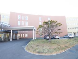 広々とした建物の外観