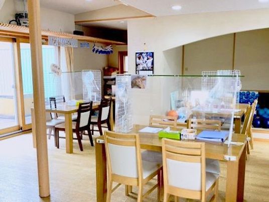 明るい食堂  