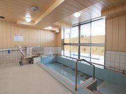 明るい浴室の様子