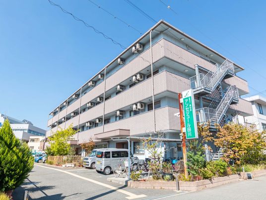 施設外観と看板
