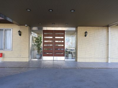 清潔感あるエントランス