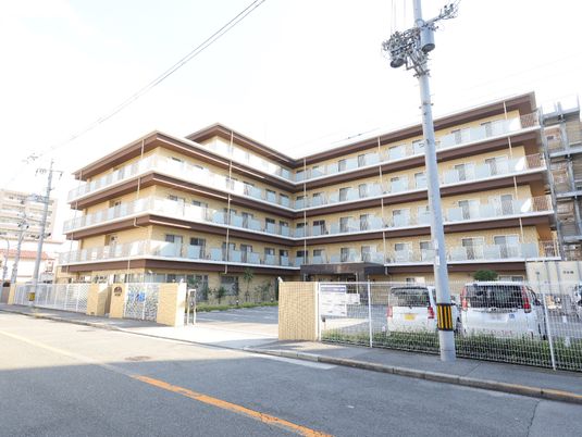 広々とした清潔な外観