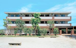 3階建ての外観