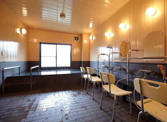 清潔で明るい浴室