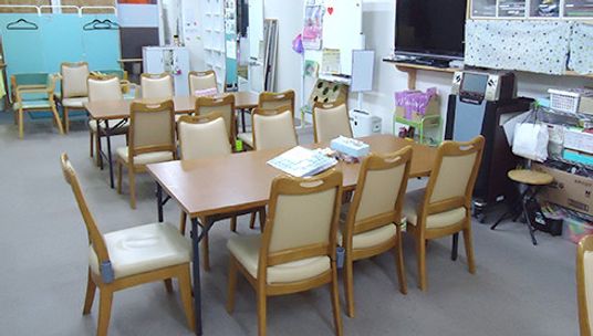 広々としたラウンジ