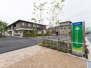 建物前の外観  