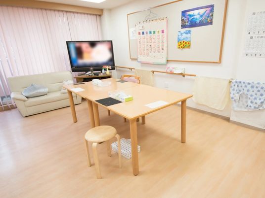 共有リビングの日常風景