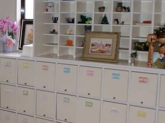 整理されたロビーの棚