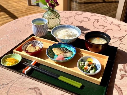 和食が並ぶ食卓