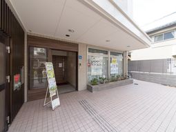 清潔感のあるエントランス風景
