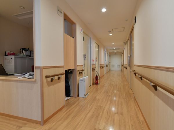 清潔感のある廊下風景