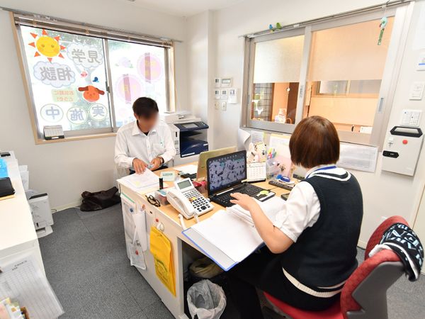 事務所の作業風景