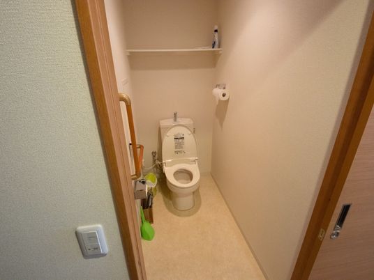 手すり付きトイレ空間