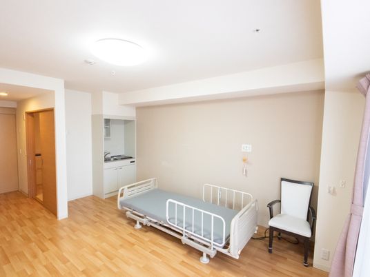 居室の明るい室内