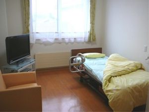 シンプルな居室の様子