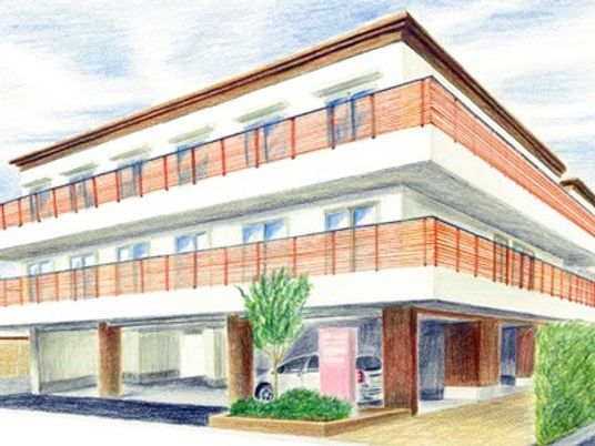三階建て施設の外観  