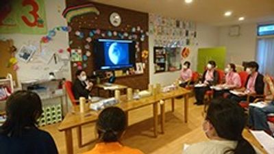 研修中のスタッフの様子