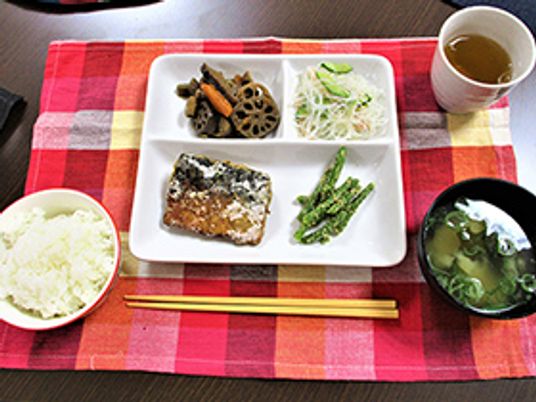 食事提供イメージ