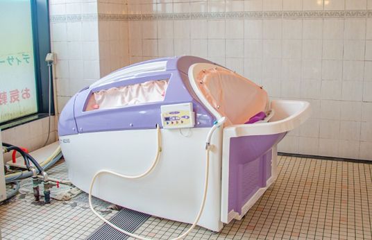 最新の設備がある浴室
